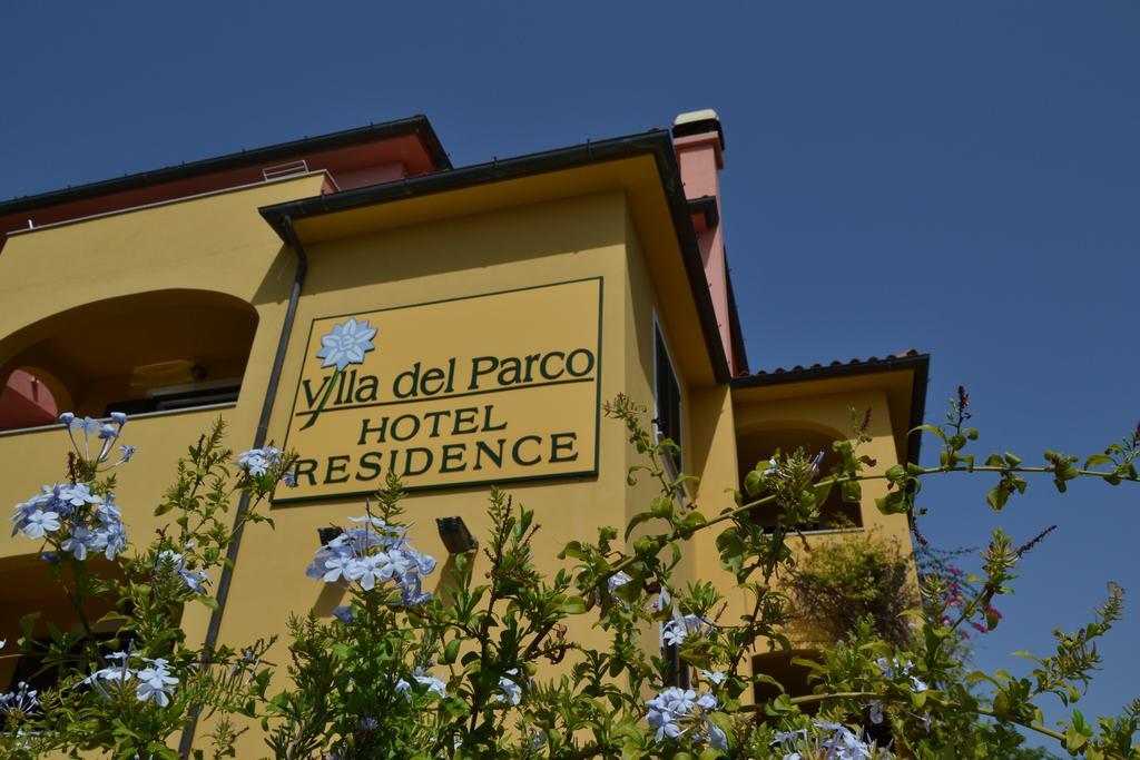 Hotel Villa Del Parco ลามัดดาเลนา ภายนอก รูปภาพ