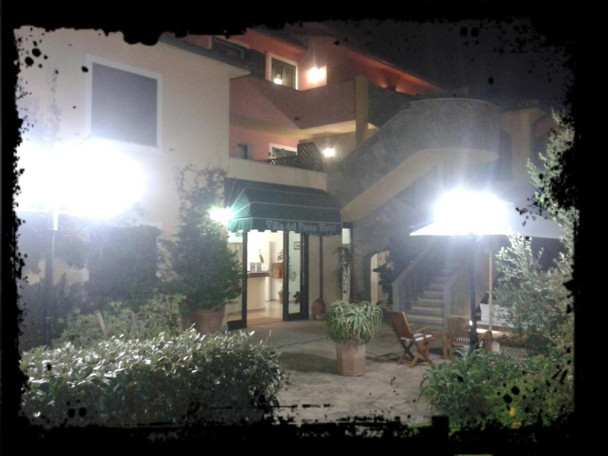 Hotel Villa Del Parco ลามัดดาเลนา ภายนอก รูปภาพ
